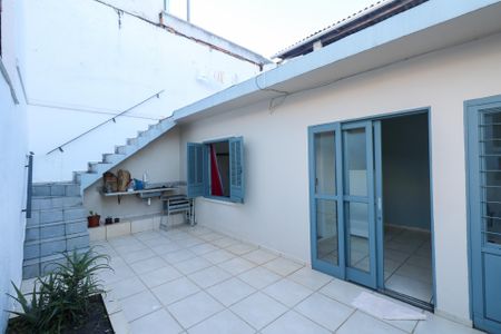 Casa à venda com 187m², 2 quartos e 2 vagas Casa à venda com 187m², 2 quartos e 2 vagasQuintal