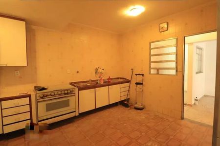 Casa à venda com 2 quartos, 179m² em Vila Lucinda, Santo André