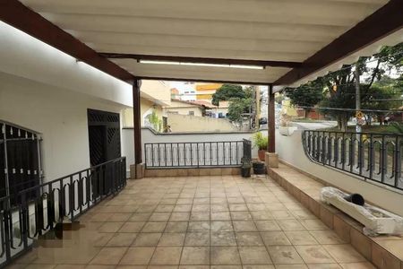 Casa à venda com 2 quartos, 179m² em Vila Lucinda, Santo André