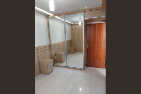 Apartamento à venda com 72m², 2 quartos e 1 vaga