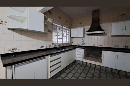 Casa à venda com 154m², 3 quartos e 4 vagas