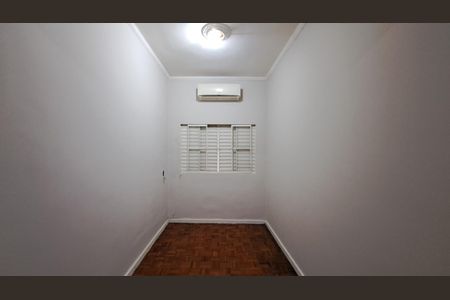 Casa à venda com 154m², 3 quartos e 4 vagas