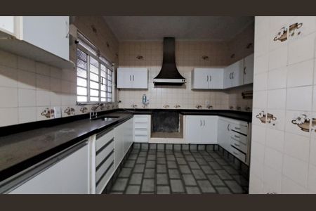 Casa à venda com 154m², 3 quartos e 4 vagas