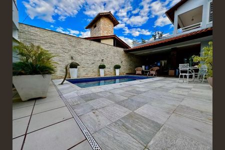 Casa à venda com 412m², 6 quartos e 4 vagas