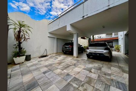 Casa à venda com 412m², 6 quartos e 4 vagas