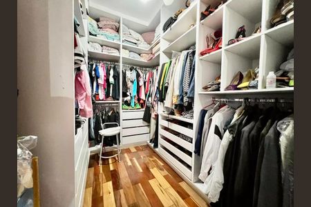 Casa à venda com 412m², 6 quartos e 4 vagas