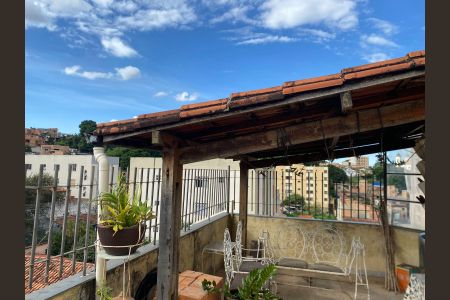 Apartamento à venda com 144m², 3 quartos e 1 vaga Apartamento à venda com 144m², 3 quartos e 1 vagaTerraço