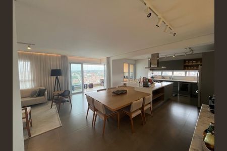 Apartamento à venda com 3 quartos, 213m² em Cambuí, Campinas