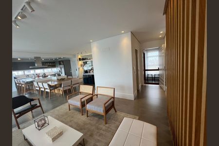 Apartamento à venda com 3 quartos, 213m² em Cambuí, Campinas