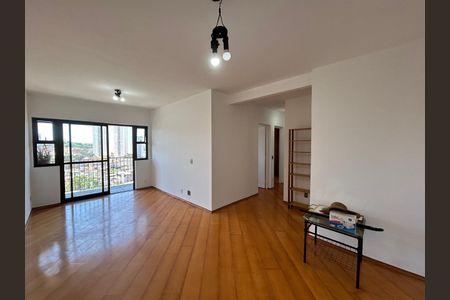 Sala  de apartamento para alugar com 3 quartos, 76m² em Vila Campo Grande, São Paulo