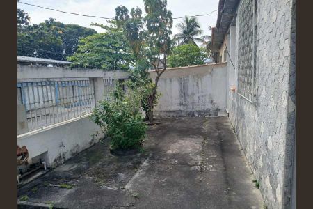 Casa de condomínio à venda com 61m², 2 quartos e 5 vagas
