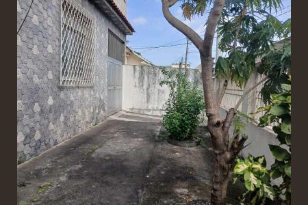 Casa de condomínio à venda com 61m², 2 quartos e 5 vagas