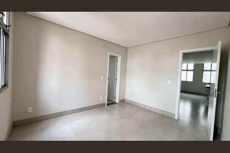 Apartamento à venda com 2 quartos, 57m² em Centro, Belo Horizonte