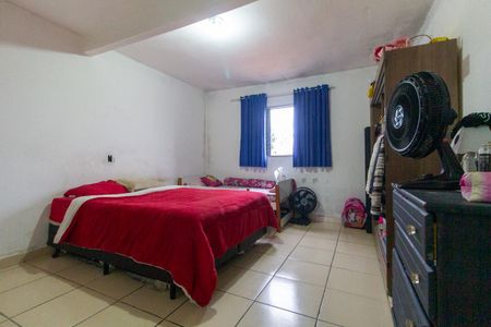 Casa à venda com 240m², 5 quartos e 4 vagasCasa 1: Quarto