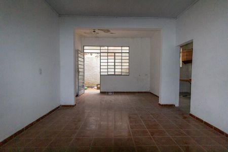 Casa à venda com 240m², 5 quartos e 4 vagasCasa 3: Sala
