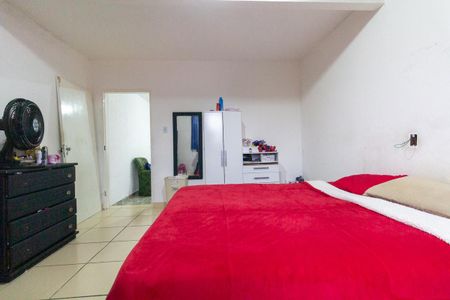 Casa à venda com 240m², 5 quartos e 4 vagasCasa 1: Quarto