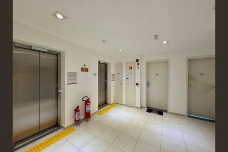 Apartamento à venda com 80m², 2 quartos e 1 vagaHall Apartamento 