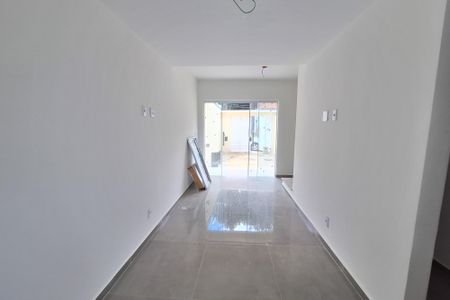 Sala de casa para alugar com 2 quartos, 65m² em Jardim Primavera, Duque de Caxias