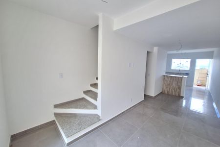Sala de casa para alugar com 2 quartos, 65m² em Jardim Primavera, Duque de Caxias