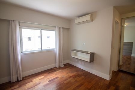 Apartamento à venda com 317m², 4 quartos e 4 vagasSuíte 3