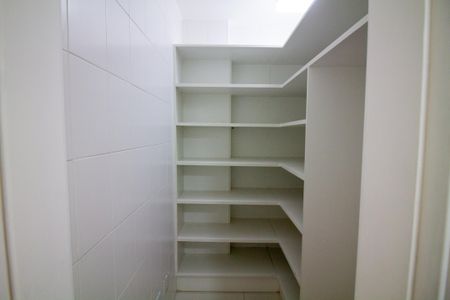 Apartamento à venda com 317m², 4 quartos e 4 vagasDispensa