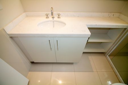 Apartamento à venda com 317m², 4 quartos e 4 vagasBanheiro da Suíte 1