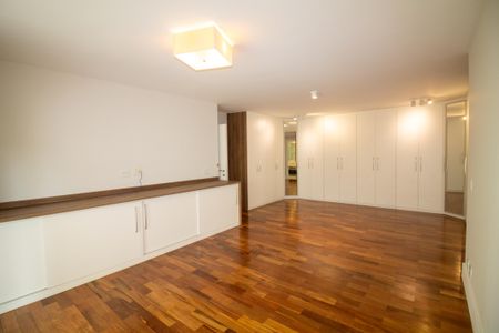 Apartamento à venda com 317m², 4 quartos e 4 vagasSuíte 4