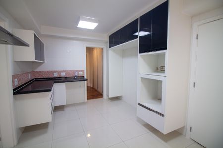 Apartamento à venda com 317m², 4 quartos e 4 vagasCozinha