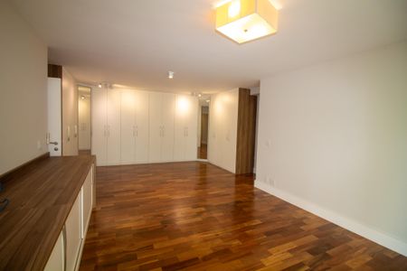 Apartamento à venda com 317m², 4 quartos e 4 vagasSuíte 4