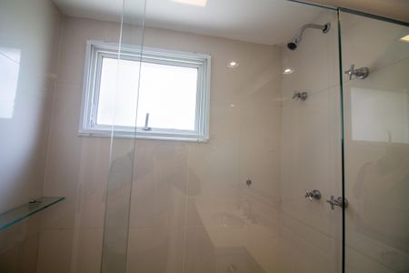 Apartamento à venda com 317m², 4 quartos e 4 vagasBanheiro da Suíte 3