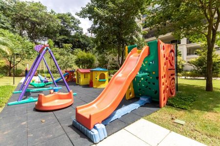 Apartamento à venda com 317m², 4 quartos e 4 vagasÁrea comum - Playground