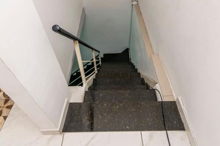 Apartamento à venda com 64m², 4 quartos e sem vaga Apartamento à venda com 64m², 4 quartos e sem vagaHall das suítes - Escada de acesso