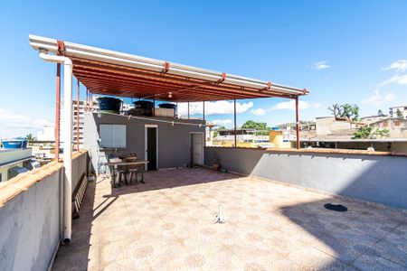 Apartamento à venda com 64m², 4 quartos e sem vaga Apartamento à venda com 64m², 4 quartos e sem vagaTerraço