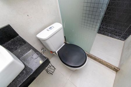 Apartamento à venda com 64m², 4 quartos e sem vaga Apartamento à venda com 64m², 4 quartos e sem vagaBanheiro da Suíte 1