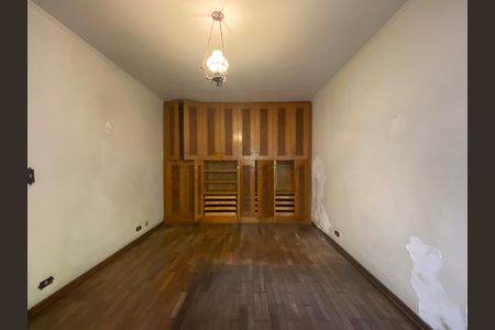 Casa para alugar com 230m², 6 quartos e 2 vagas