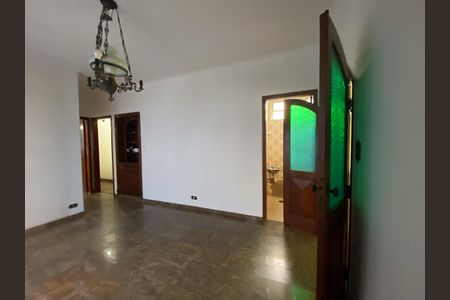Casa para alugar com 230m², 6 quartos e 2 vagas