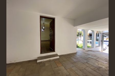 Casa para alugar com 230m², 6 quartos e 2 vagas