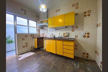 Casa para alugar com 230m², 6 quartos e 2 vagas