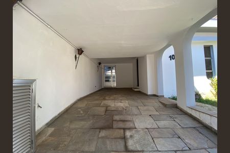 Casa para alugar com 230m², 6 quartos e 2 vagas