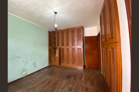 Casa para alugar com 230m², 6 quartos e 2 vagas