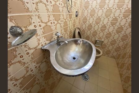 Casa para alugar com 230m², 6 quartos e 2 vagas