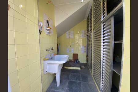 Casa para alugar com 230m², 6 quartos e 2 vagas