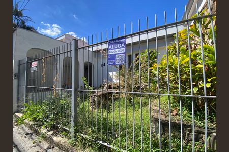 Casa para alugar com 230m², 6 quartos e 2 vagas