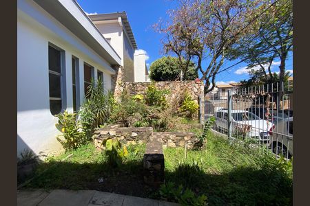 Casa para alugar com 230m², 6 quartos e 2 vagas