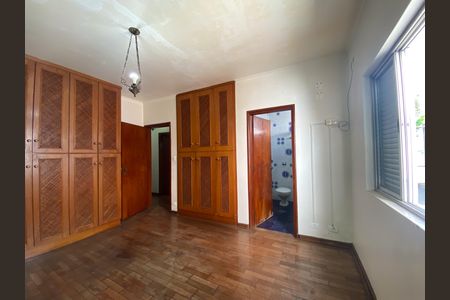 Casa para alugar com 230m², 6 quartos e 2 vagas