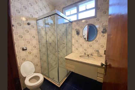 Casa para alugar com 230m², 6 quartos e 2 vagas