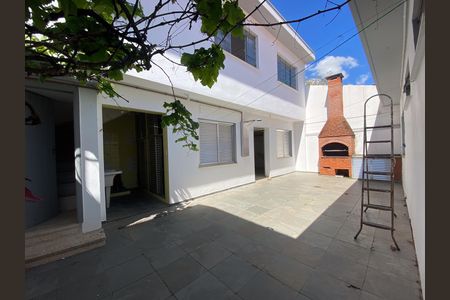 Casa para alugar com 230m², 6 quartos e 2 vagas