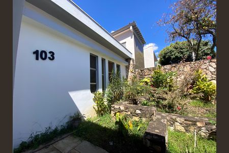 Casa para alugar com 230m², 6 quartos e 2 vagas