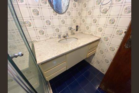 Casa para alugar com 230m², 6 quartos e 2 vagas