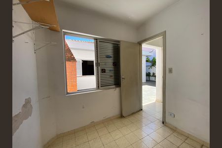 Casa para alugar com 230m², 6 quartos e 2 vagas